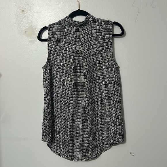 Theory Sleeveless Shirt in Silk Black and White Tweed Pattern   Size S - Picture 4 of 4